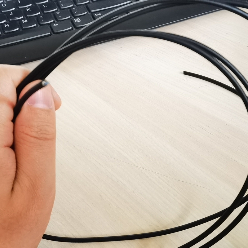 Μεξικό / Βόρεια Αμερική 3,0 mm TPU 800N YOFC Οπτική ίνα GJYFJU-1B6b3 Υλικό γιλέκα νήματος αραμιδίου για εσωτερικούς και εξωτερικούς χώρους