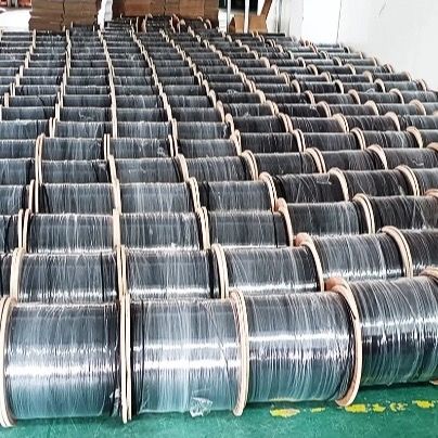 Μαύρο καλώδιο οπτικού FTTH, 4-πυρήνα, που χρησιμοποιείται για κατασκευή επικοινωνιών