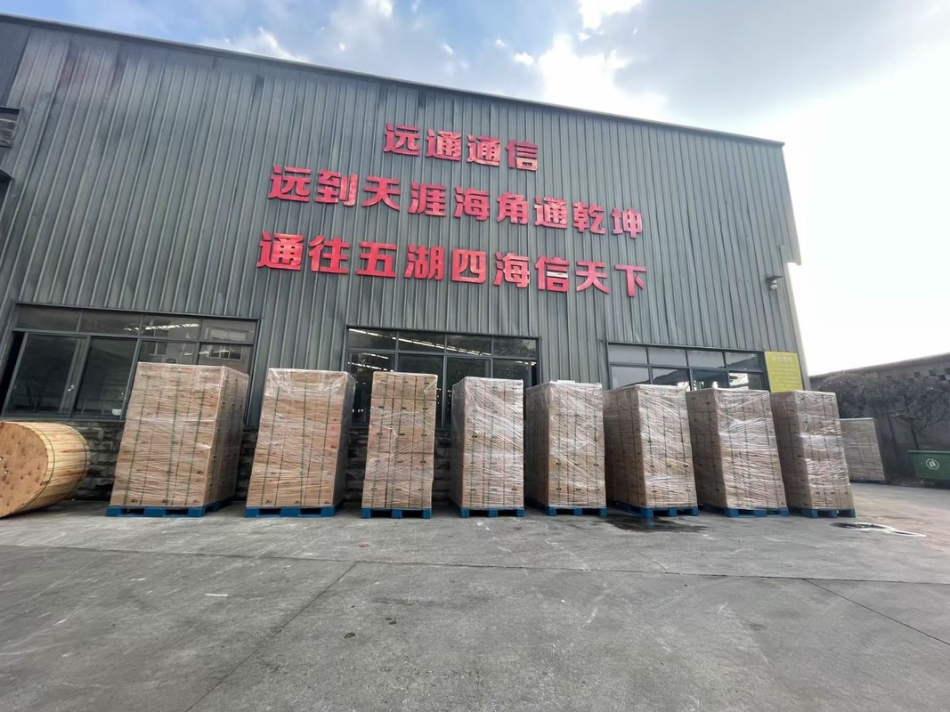 Εισαγωγή οπτικού καλωδίου σε σχήμα πεταλούδας